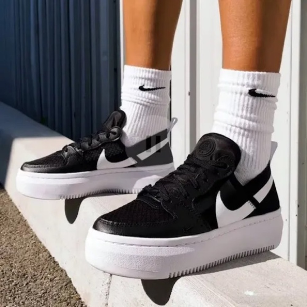 Women’s Court Vision Alta Shoes